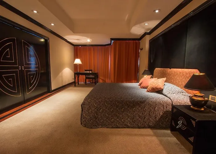 Tai Pan Hotel 4*