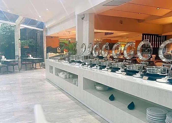 Tai Pan Hotel 4*