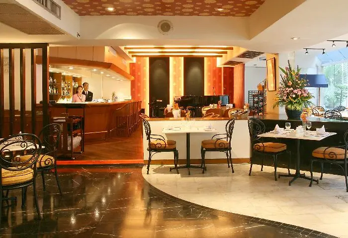 Tai Pan Hotel 4*